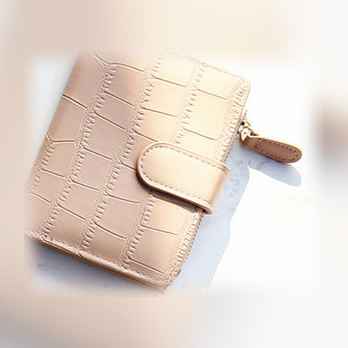Compact zip wallet in Pink